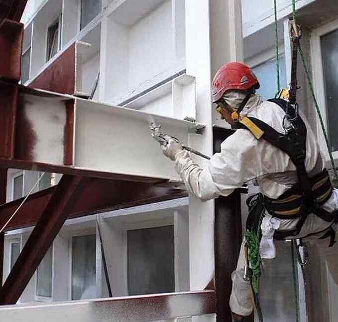 покраска на высоте промышленными альпинистами